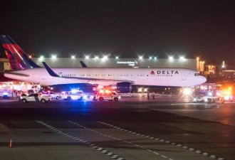 达美客机起飞时起火 250名乘客被疏散