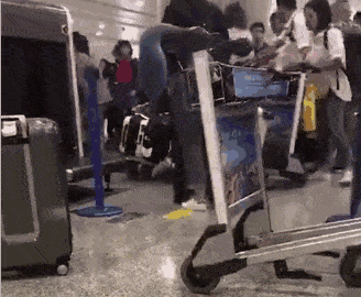 上海浦东机场突击检查 众代购损失惨重