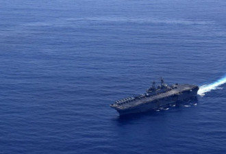 美国海军在南中国海训练，模拟遭受到攻击