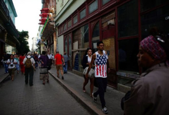 美国正式宣布结束古巴“湿脚干脚”移民政策