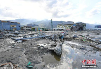 印尼海啸灾后满目疮痍 罹难人数或达数千