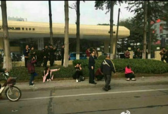 佛山两辆公交车接连爆炸 车厢垃圾桶引爆