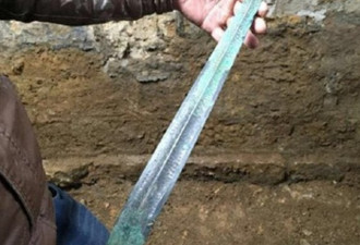 重庆发现战国稀世古剑 或为巴国柳叶剑
