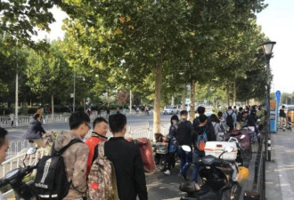 北京西二旗日常:月薪5万 房价8万 餐桌话题...