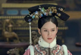 腰以上全是胸！演"欲女"把男人榨干,终于红了