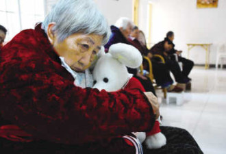 热帖：家在哪儿？海外中国老人的孤独和无奈