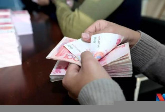 工资10年涨3倍 为何好多中国人还是“白领”？