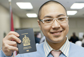加拿大护照怎么换？看了这篇你就懂了