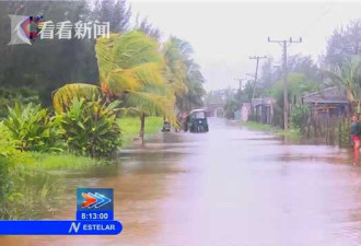 邮轮乘客拍下飓风海上移动骇人画面 如末世来临