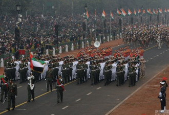 印度庆祝独立68周年 总理莫迪出席阅兵