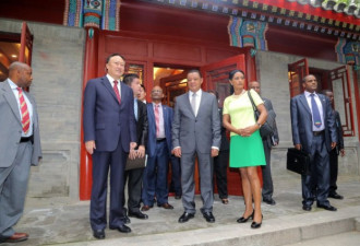 北京大学出了个非洲总统：一口京片子北京人