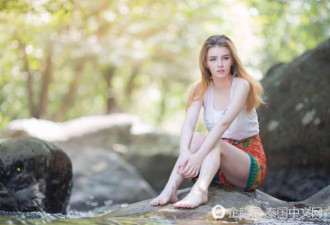 泰国20岁美女家道中落 靠拍性感写真养家