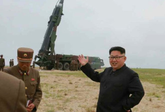 朝鲜洲际导弹已装发射车 随时待射