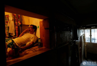 这是香港租金最便宜的“棺材房”