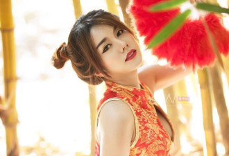 泰国网红穿旗袍引争议 爆乳超短像“情趣内衣”