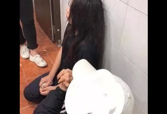 韩国少女遭4太妹疯狂围殴 卫生纸糊脸