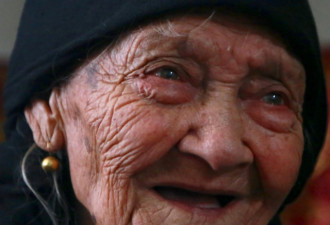 世界最长寿老人:131岁 爱吃烤羊肉 思维敏捷
