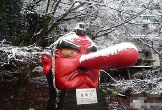 日本雕像被雪压断鼻子，他们竟想出这招补救