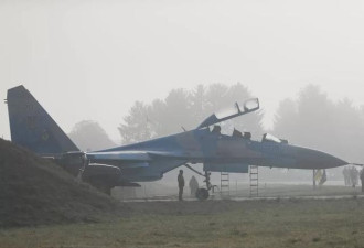 美国给乌克兰军事“壮胆” 结果飞机失事爆炸