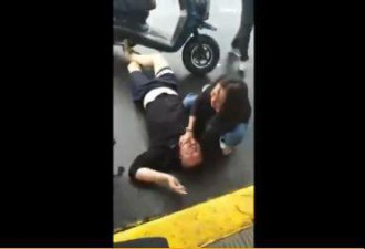 摩托男和的哥吵架被气死，涉事的哥被捕引热议