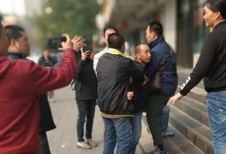 广州女律师告警察脱衣羞辱案：目击证人被刑拘