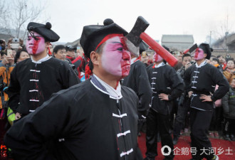 中国“血社火”传男不传女 化妆过程是秘密