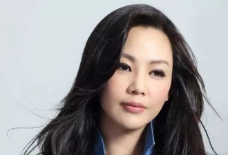 她太大胆了！没离婚就敢搞姐弟恋，还怀孕了...