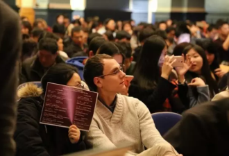 中国留学生办了场“牛津春晚”，人气炸裂！