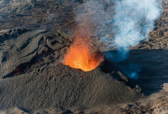 人间炼狱绝美火山喷发长曝光 景象震撼