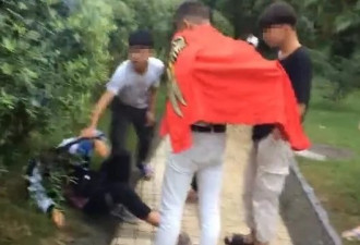 16岁初中生持刀追砍同学打班主任 警方“没辙”