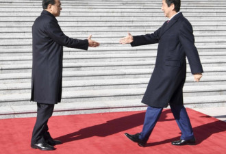 李克强举行仪式，欢迎日本首相安倍晋三访华