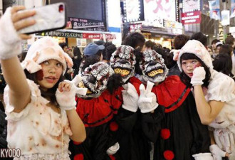 日本东京万圣节狂欢闹出事:翻车、偷拍、袭胸
