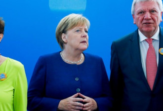 德国选举：柏林发抖 总理默克尔压力山大