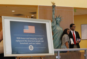 从6个月拖到2年 美国入籍公民等候越来越漫长…