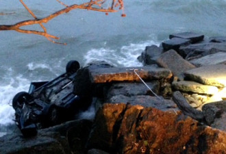 22岁司机酒驾失控冲入安大略湖中 乘客丧命