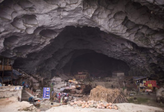 实拍：亚洲仅存洞穴村 贵州19户人喝洞顶滴水