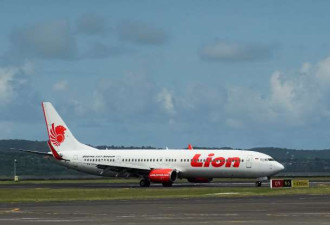 失事的波音737客机 加拿大三大航空公司都在飞