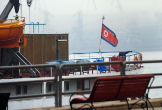 消息人士: 满载中国商品的货船在中朝边境被扣