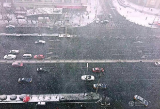 北京二月飞雪 朋友圈被北京人民的大雪刷爆了
