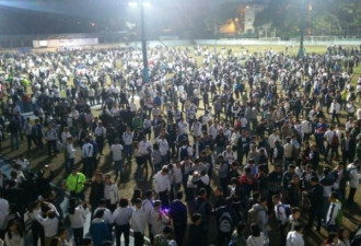 港7名警察因袭击占中者入狱 4万警民集会声援