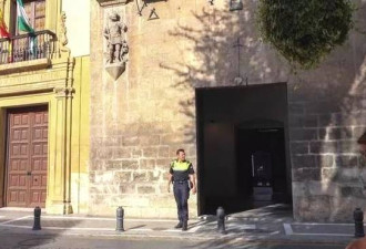 华人女子在西班牙古迹“涂鸦”遭起诉！无知！
