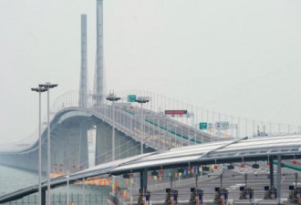 5万游客周末涌港珠澳大桥 当地居民叫苦