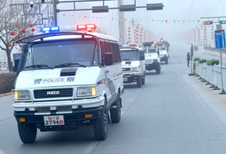 陈全国暗访新疆反恐 警察54秒赶赴火线