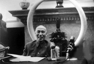 蒋介石办公桌上为何不设电话？竟是因为这原因