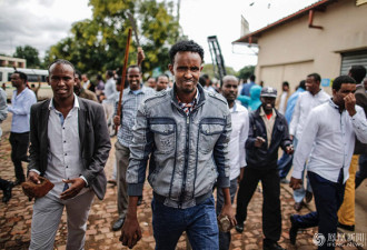 南非排外冲突:移民不再只挨打 持刀&quot;以死相拼 &quot;