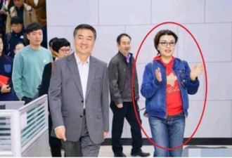 央视主持李瑞英57岁近照变化大 网友: 更漂亮了