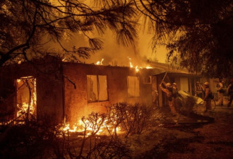 加州山火遇难人数升至25人 特朗普：大家快撤