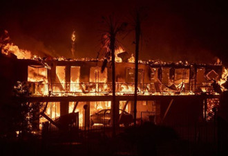 美国加州大火肆虐！已经有25万人紧急疏散…