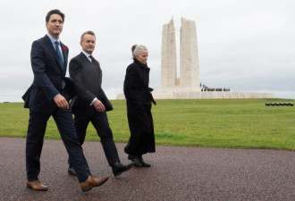 加拿大总理现身维米岭 纪念一战结束一百周年