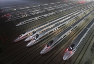 中国自行研制的子弹头高速列车开跑京广线